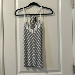 Women’s Laila Jayde Nalia V Neck Knit Top- XS